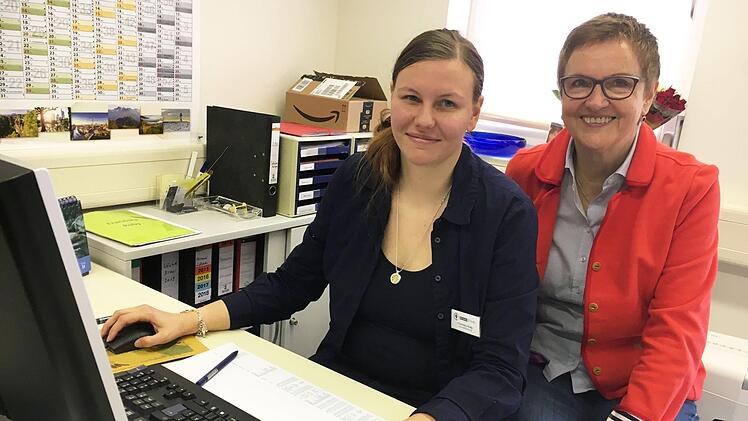 Die neue und die scheidende Geschäftsführerin: Franziska Ruby und Iris Piper, die heute - nach über 25 Jahren - offiziell verabschiedet wird. Foto: Christiane Lehmann