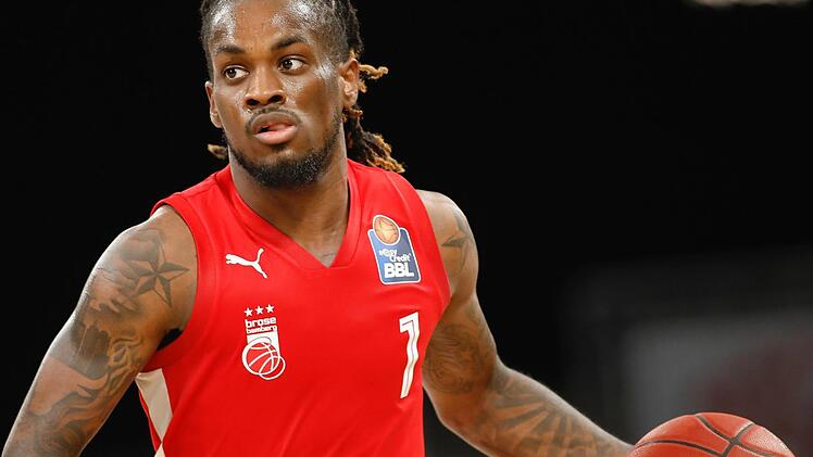 Trainer Roel Moors (rechts) und Aufbauspieler Paris Lee kamen gemeinsam aus Antwerpen nach Bamberg.