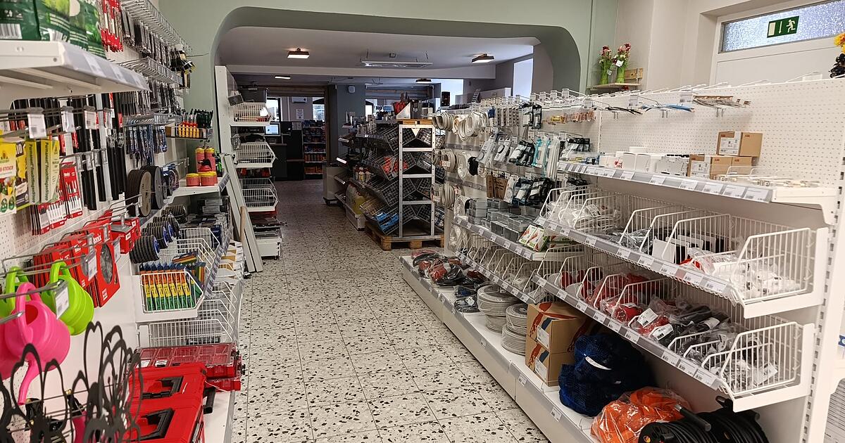 Oettingen: Mini hardware store without staff but with groceries has opened