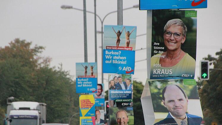 Ordnungsgemäß hat am vergangenen Samstag die Wahlplakatierung im Außenbereich der Stadt  begonnen.