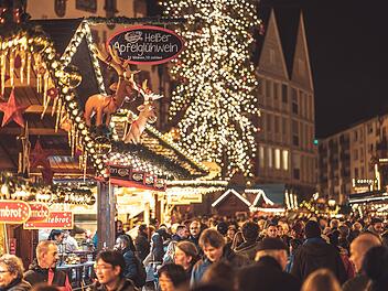 Würzburger Weihnachtsmarkt lockt mit 125 Ständen, Nikolaus-Besuch und "Lichterglanz"