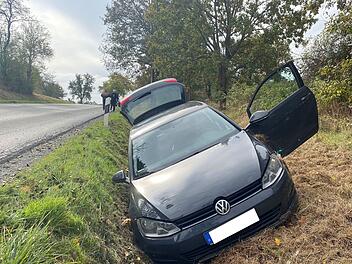 Unfall im Kreis Kulmbach: Auto landet im Graben