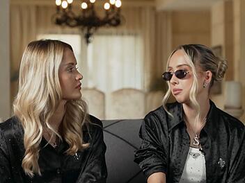 Davina und Shania sind ein Herz und eine Seele - trotz Meinungsverschiedenheiten.