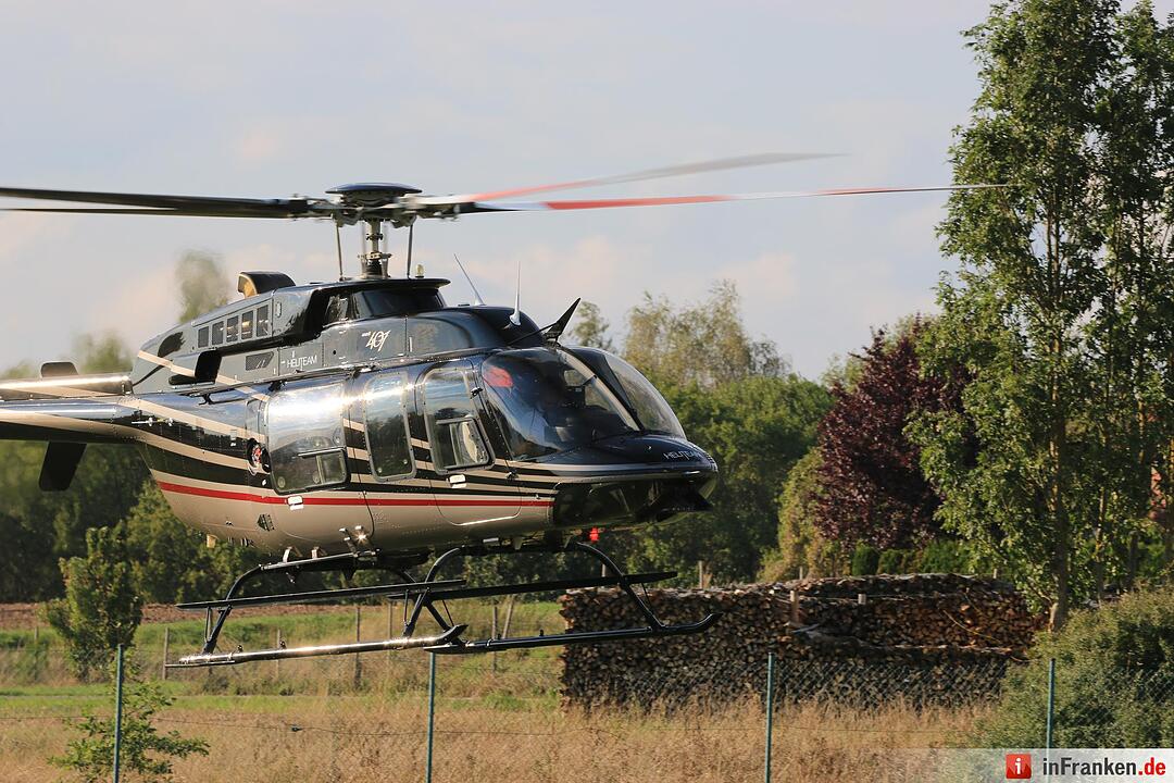 Jerry fliegt mit dem Stau-Schrauber zur Geburt seines Sohnes nach Bamberg