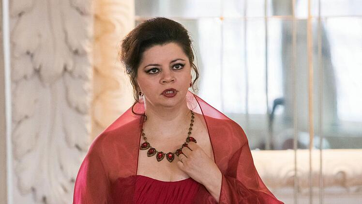 Tatjana Furtas (Sopran) beim Festival "Russischer Herbst" im Riesensaal der Coburger EhrenburgFoto: Jochen Berger