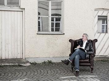 Im Februar 2016 hat sich der Philosoph Gerhard Hofweber mit seinem Institut für Philosophie und Wirtschaft in Bad Brückenau angesiedelt.  Foto: Stefan Mayr
