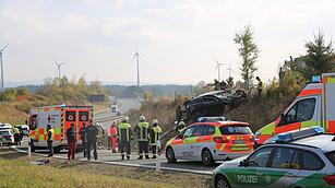 Tödlicher Unfall im Kreis Hof: Mehrmals auf A9 überschlagen