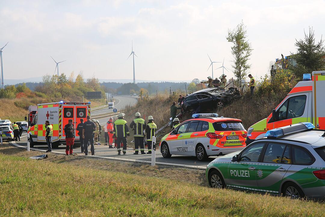 Tödlicher Unfall im Kreis Hof: Mehrmals auf A9 überschlagen