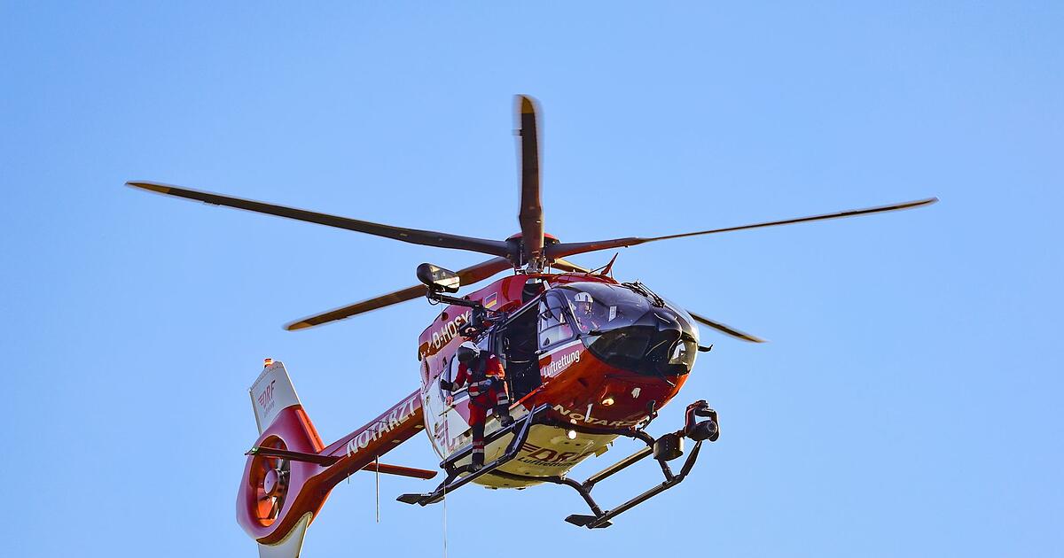 Roth district: Teenager falls into ditch - | Rescue helicopter deployed