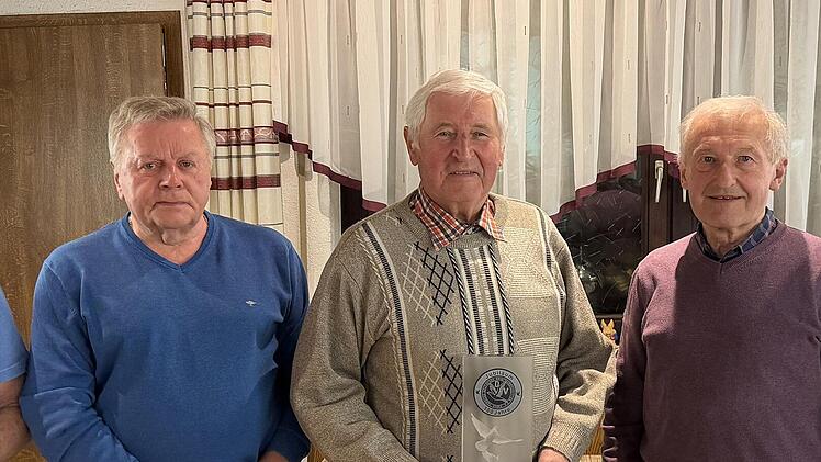 Sportreferent G&uuml;nter Scheuring, Karl Harnus, Heinrich Hein, Karl Bauer (1. Vorsitzender Wermerichshausen), Peter Emes (1. Vorsitzender M&uuml;nnerstadt)