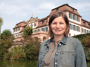 Das Hammelburger Rote Schloss hat Bundestagsabgeordnete Manuela Rottmann seit Wochen nicht gesehen: Wegen der Koalitionsverhandlungen saß sie in Berlin fest.