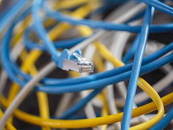 Die Dörfer der Hellmitzheimer Bucht sollen Glasfaserkabel bekommen. Foto: obs/Verband kommunaler Unternehmen e.V./regentaucher.com