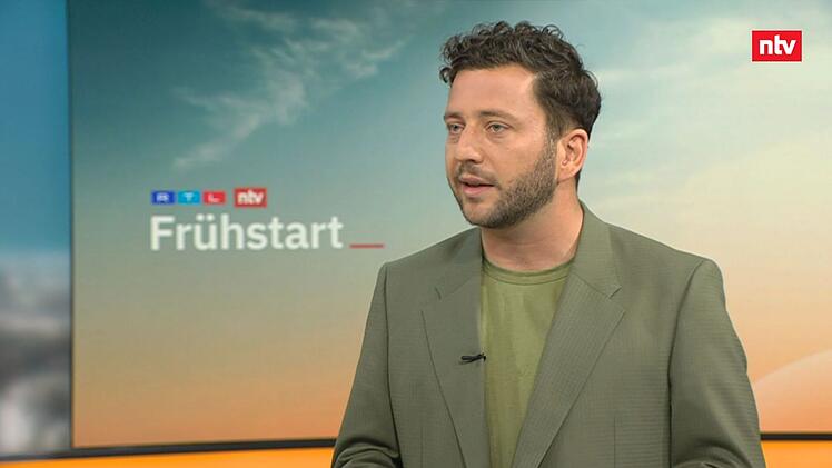 Gr&uuml;nen-Chef Felix Banaszak (Bild) hat im "ntv Fr&uuml;hstart" scharfe Kritik an Bundeskanzler Friedrich Merz ge&uuml;bt.