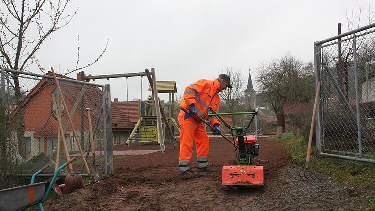 Das Außengelände des Haarder Kindergartens wurde neu gestaltet. In wenigen Wochenkönnen die Kinder es nutzen. Foto: Kerstin Väth