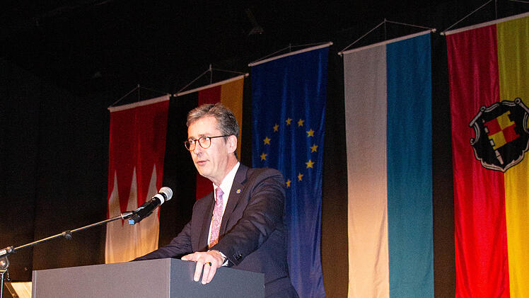 Würzburg: Über 500 Menschen eingebürgert - "Verantwortung für unsere Demokratie"