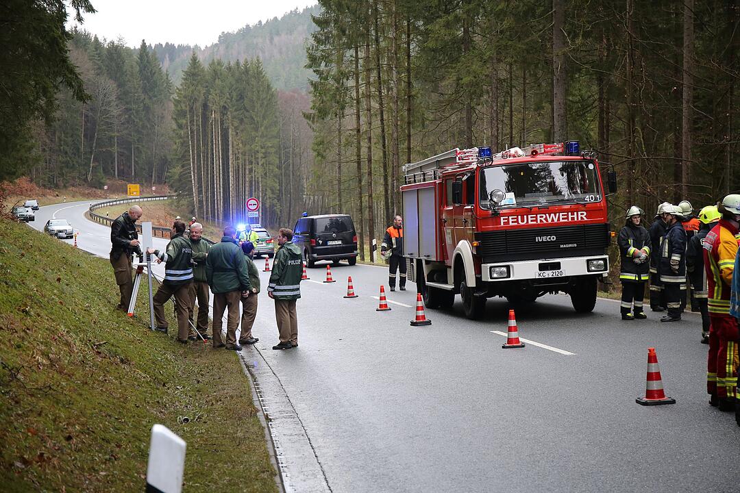 Tödlicher Unfall auf B85