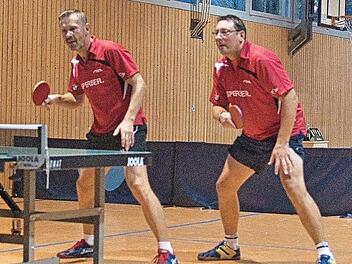 Die beiden Punkte für die Eberner Mannschaft spielten im Spitzenspiel gegen die TS Kronach Radek Drozda/Martin Bouska im Doppel und Radek (links) im Einzel ein.  Foto: Dietz