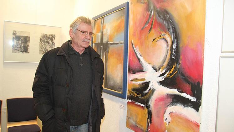 Helmut Schäl erzählt, dass er zur Abwechslung einmal abstrakte Kunst zeigt, aber seine Fälschungen des Fälschers gehen weiter - und natürlich wird es im nächsten Jahr wieder ein Fälschungs-Ausstellung geben.