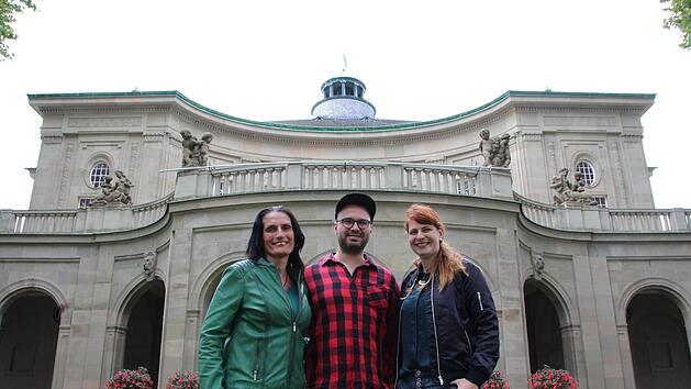 Lydia Molea (von links), Sebastian B&uuml;nner und Bernadette K&ouml;th freuen sich auf die Jobmesse der Wirtschaftsjunioren im Regentenbau.  Foto: Borst