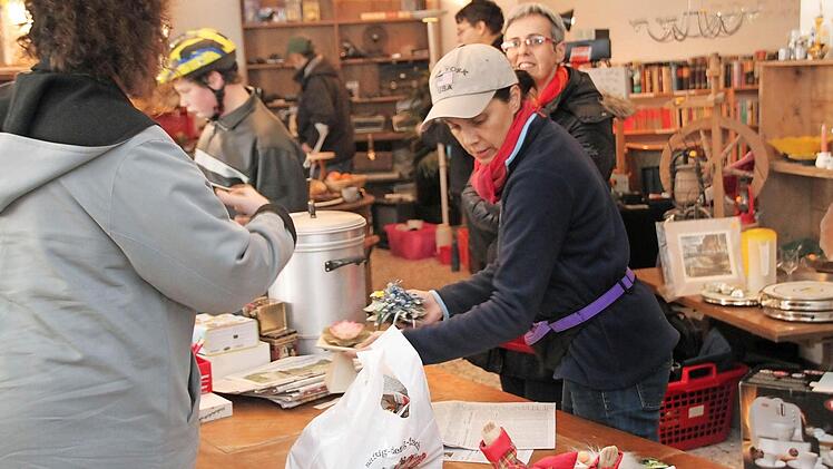 Mehrere Jahre war der Flohmarkt-Laden für das Heimatspielhaus in der ehemaligen Norma. Jetzt zieht er wieder um. Foto: Archiv/Thomas Malz