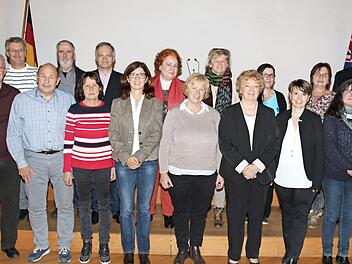 Das BRK zeichnete gemeinsam mit Oberbürgermeister Norbert Tessmer Blutspender aus. Foto: Desombre
