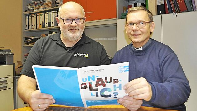 Menschen mit der Liebe Gottes in Ber&uuml;hrung zu bringen, das w&uuml;nschen sich Wolfgang Kettler (links) und Pfarrer Manfred Greinke f&uuml;r die sieben Abende von "Pro Christ". Foto: Beate Dahinten