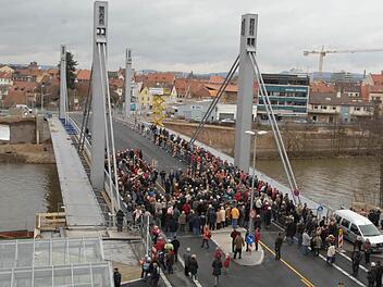 Am 27. März 2009 wurde die  Löwenbrücke  eröffnet. Seit November 2011 streiten sich Stadt Bamberg und die Baufirmen um offene  Rechnungen.Foto:  Ronald  Rinklef/Archiv