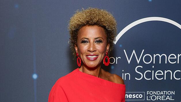 Arabella Kiesbauer will Rassismus keinen Platz bieten: "Wenn ein Kommentar wirklich rassistisch ist, dann l&ouml;sche ich den."