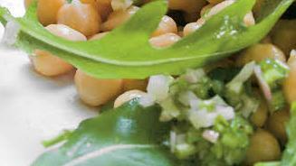 Rucola und Kichererbsen gehören zur mediterranen Küche. Foto: Archiv/dpa