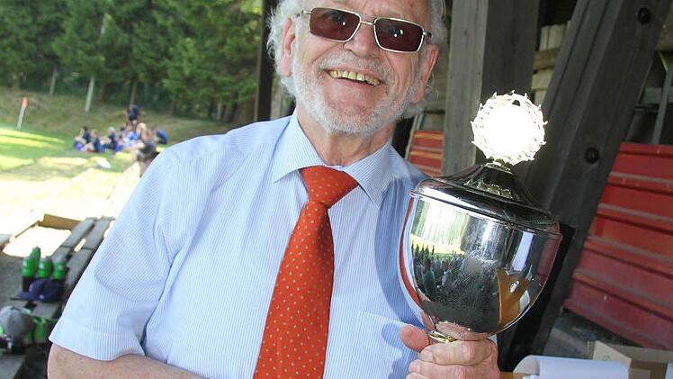 Eigens aus dem Allgäu angereist war Klaus Meyer, der stellvertretende Landesvorsitzende der Lebenshilfe. "Ich bin heute früh schon 380 Kilometer gefahren. Aber das ist auch eine Wertschätzung für die Menschen mit Behinderungen", sagte er.