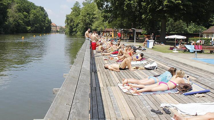 Beliebt bei Jung und Alt: das Hainbad in Bamberg.  Foto: C. Pack