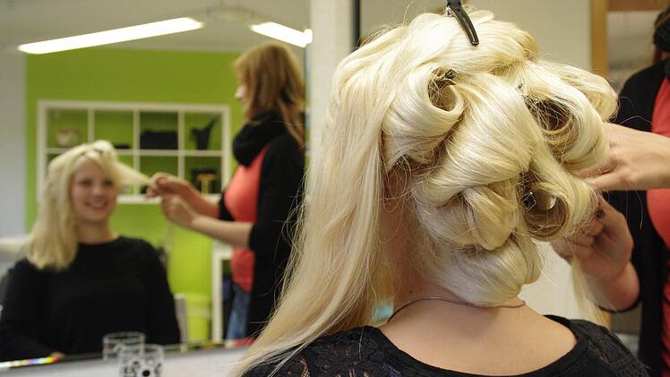 Friseurtermin für das Kronacher Christkind. Foto: Marco Meißner