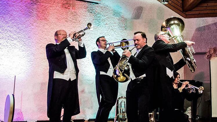 Harmonic Brass begeistert beim Neujahrskonzer im Rathaussaal Rödental.Foto: Jochen Berger