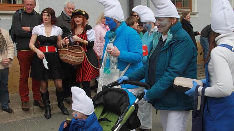 Schlümpfe ergänzen die Zwerge, Kobolde und Querkel aufs Trefflichste.