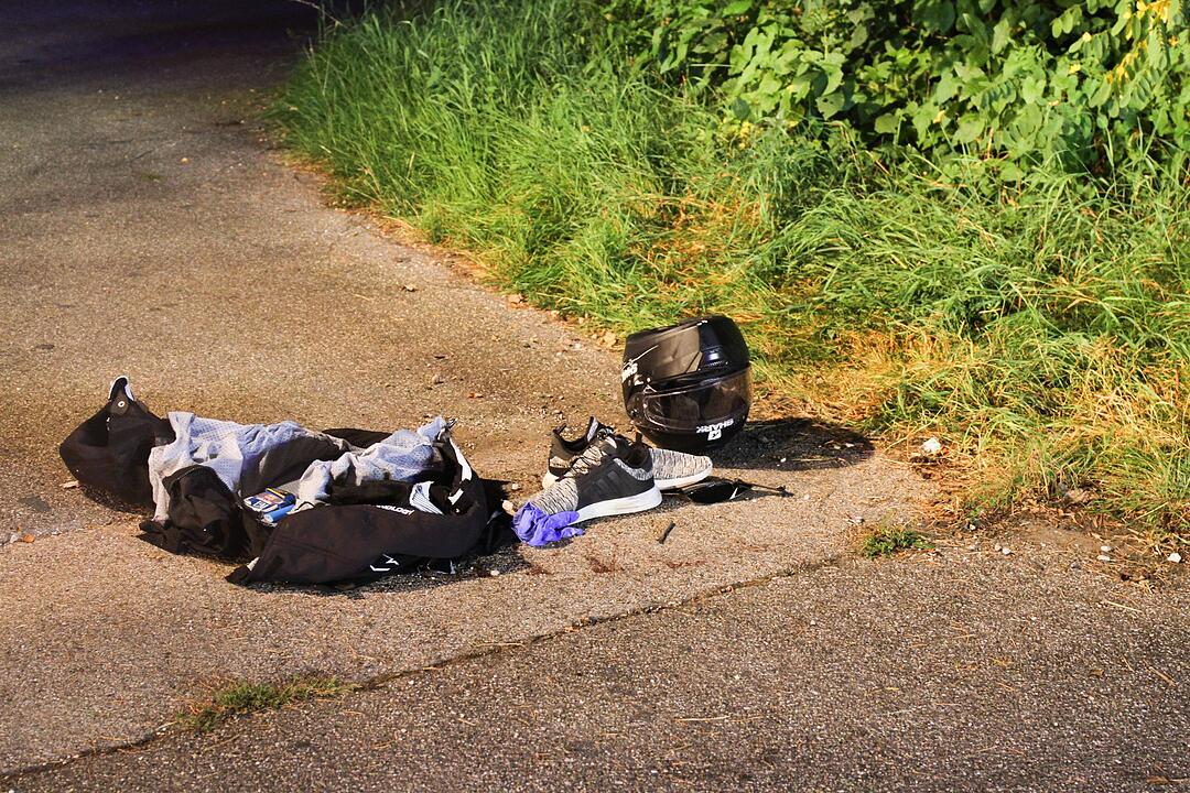 Nürnberg: Leichtkraftrad brennt nach Zusammenstoß