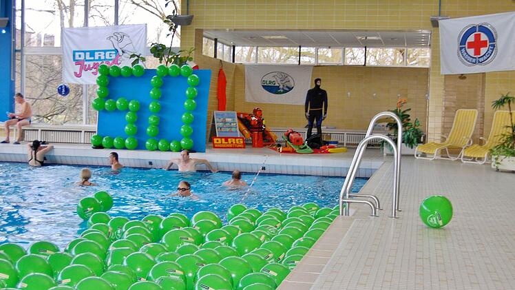 Das Bad Kissinger Hallenbad feierte am Sonntag, 21. Dezember, seinen 50. Geburtstag Foto: Sigismund von Dobschütz