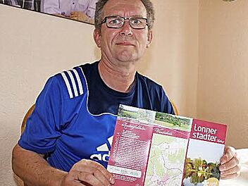 Harald Kaiser mit dem neuen Flyer Foto: Evi Seeger