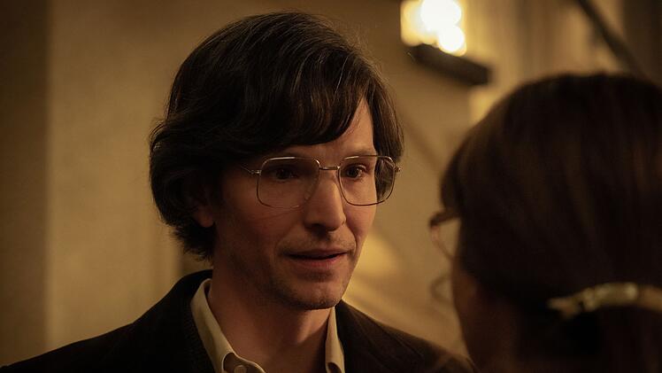 Ein unerwartetes Wiedersehen gibt es mit Schauspieler Sabin Tambrea, der nun in anderer Rolle zu sehen ist.