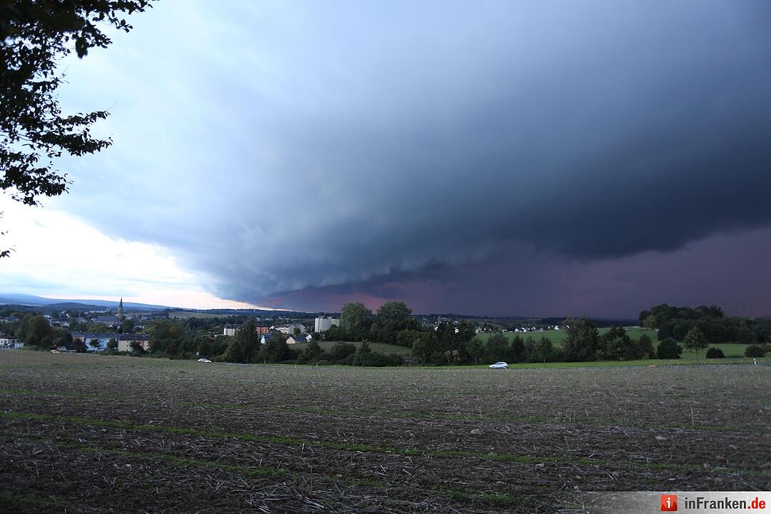 Gewitterfront über Bamberg und Umgebung