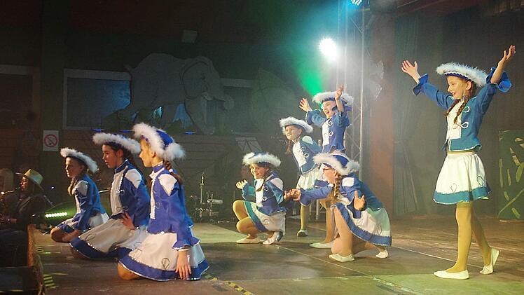 Die Mini-Funkengarde bewies, dass die Kleinsten oftmals die Größten sind. Foto: Heike Schülein