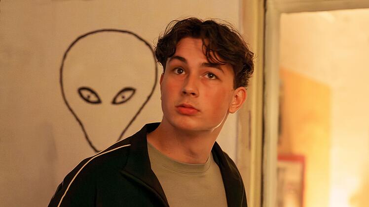 "Was für eine fragile Generation", regt sich Antons (Levy Rico Arcos) Mutter auf. Sie möchte nicht wahrhaben, dass die Generation nach ihr - aus nachvollziehbaren Gründen - ein Thema mit Mental Health hat.