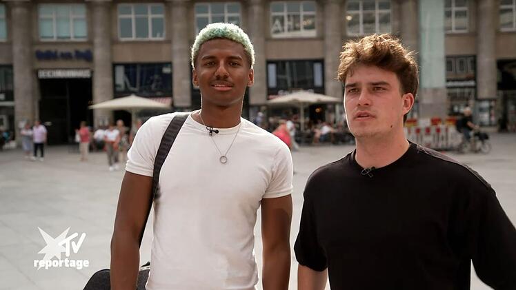 Jeremy Okoth (rechts) und Hannes Kessel haben sich ein Millionenbusiness aufgebaut.