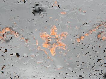 Dieses Jahr gab es zu Weihnachten viel Regen statt Schnee. Dass auch ein nasses Dezemberende seine schönen Seiten haben kann, zeigt dieses Foto.  Fotos: Michael Gründel