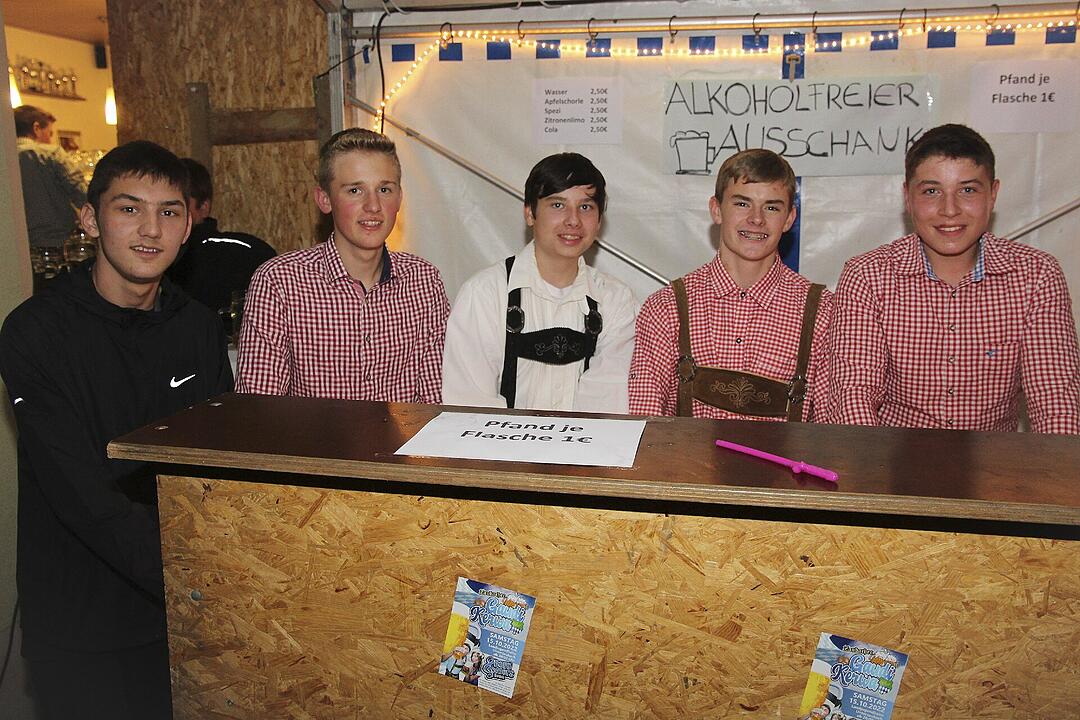 Die Landjugend Zaubach hat zum Kerwatanz eingeladen.