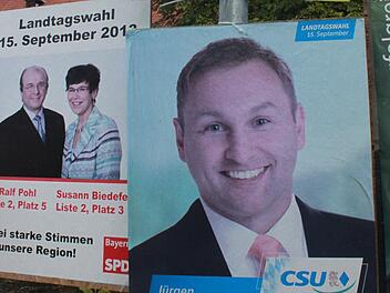 Wer an den Kreuzung an der Spitalbrücke steht, kann die Plakate nicht ignorieren. Sie sind für die Landtagskandidaten wichtige Werbung im Wahlkampf, aber nicht das teuerste Kostenpunkt.  Foto: Vanessa Schneider