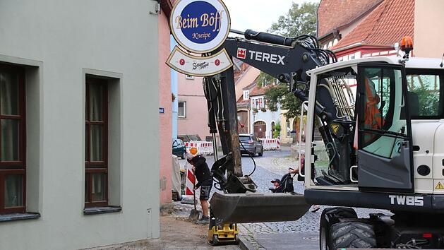Vor mehr als zwei Jahren ist ein Glasfaserkabel von der Stadtmitte zur Grund- und Mittelschule verlegt worden. In diesem Zusammenhang wurde ein Gehweg neu gepflastert. Nun soll die komplette Kernstadt mit Glasfaser versorgt werden. Foto: Thomas Malz
