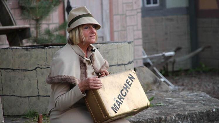 Aufführung des Märchens "Rumpelstilzchen" auf der Freilichtbühne im Schrimpf'schen Schloss  Foto: Dieter Britz