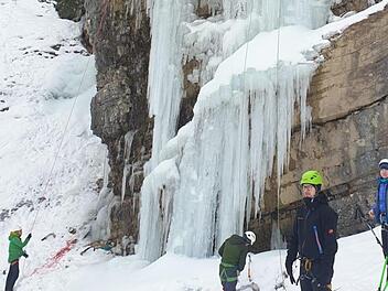 Wasserfallklettern war nur am 3. Tag des Aufenthalts möglich. Dennoch konnten am gefrorenen Wasserfall einige schöne Routen von den Bad Kissingern geklettert werden.Steffen Schmidt