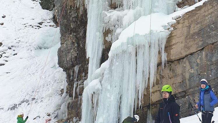 Wasserfallklettern war nur am 3. Tag des Aufenthalts m&ouml;glich. Dennoch konnten am gefrorenen Wasserfall einige sch&ouml;ne Routen von den Bad Kissingern geklettert werden.Steffen Schmidt