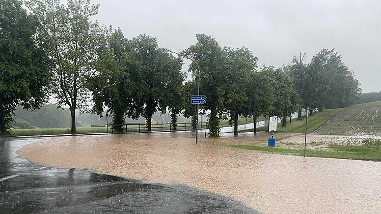 Erneut Gewitter mit Starkregen: Oberfranken kämpft gegen Wassermassen